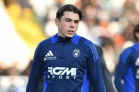 نجل بوفون يفاجئ الجميع.. ينضم إلى منتخب التشيك بدلًا من إيطاليا